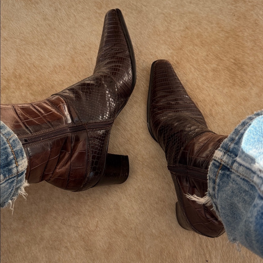 vintage Via Spiga brown crocodile/snake-embossed leather ankle boots - Picture 2 of 11